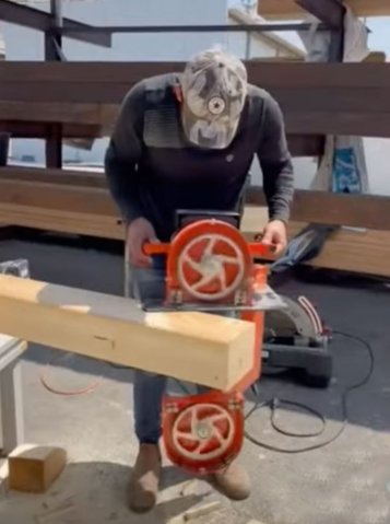 Bander 300 portable carpentry bandsaw for wood at work video